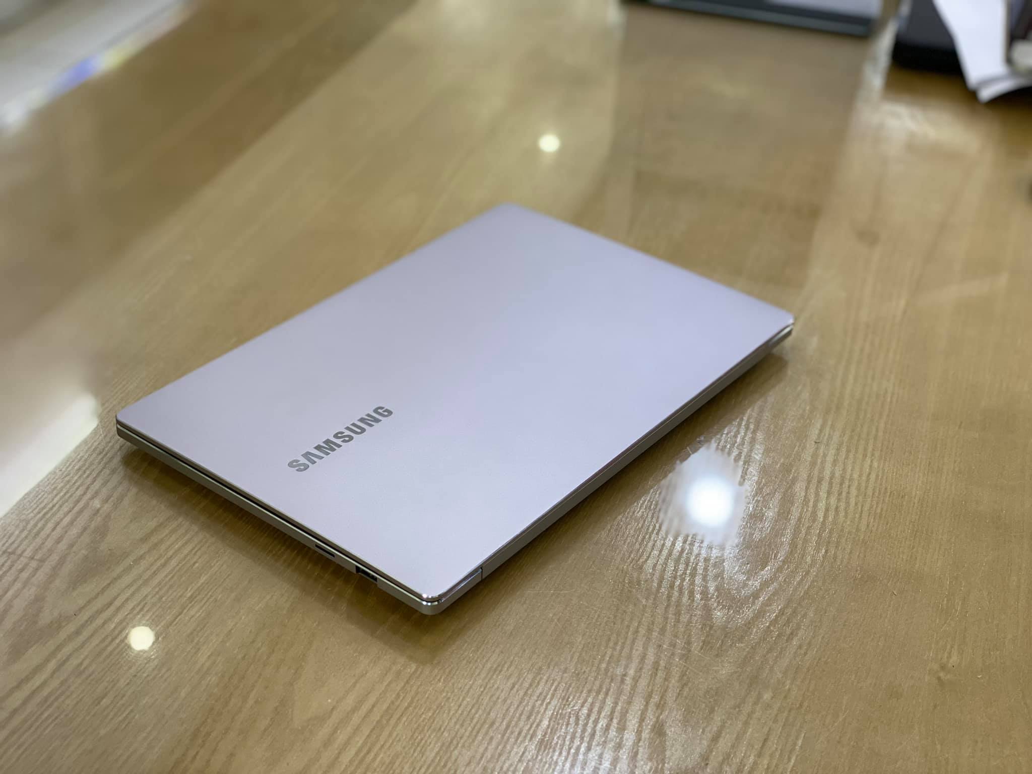 Laptop Samsung Notebook 7 NP730XBE-6.jpg